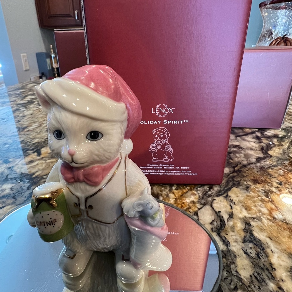 Lenox “Holiday Spirit” Cat Figurine - Picture 2 of 8